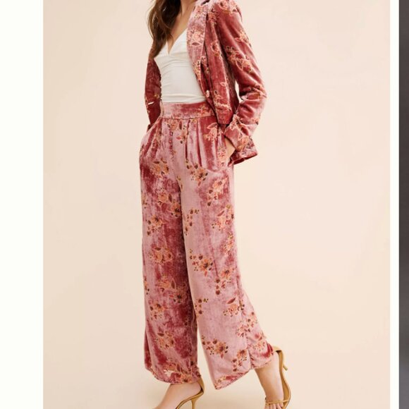 Anthropologie Pants - Anthropologie hutch crushed velvet pants